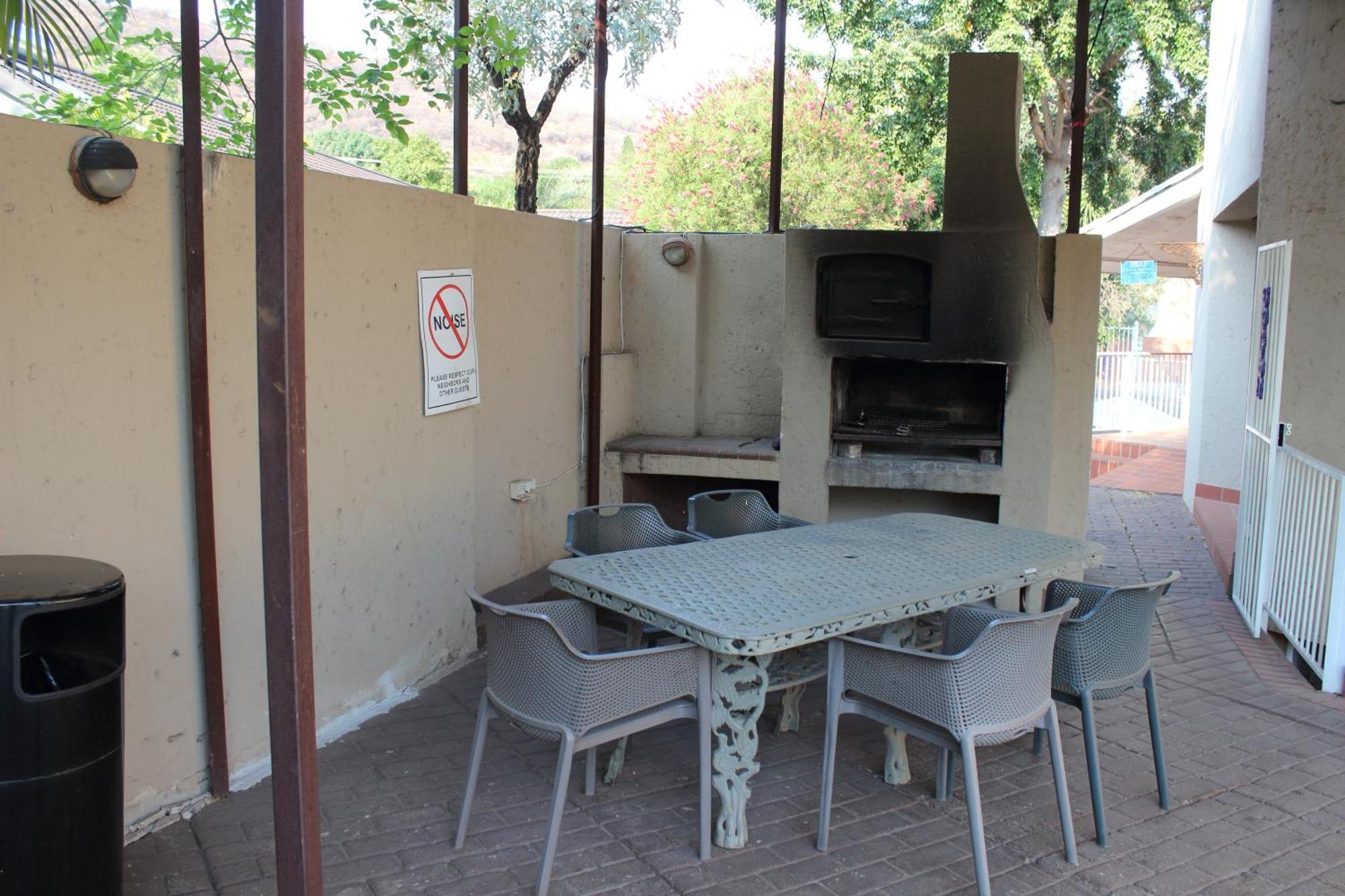 Purple Olive Guest House Pretoria-Noord Exterior foto