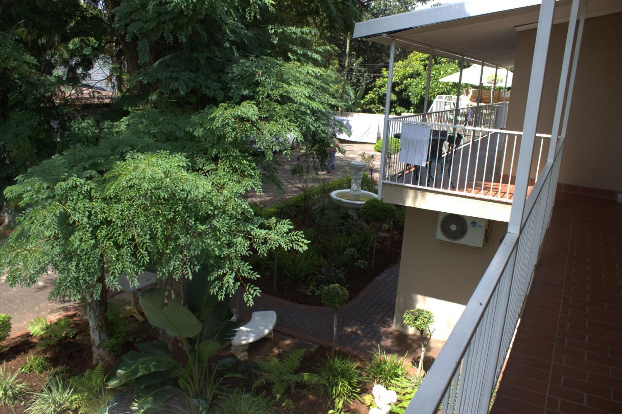 Purple Olive Guest House Pretoria-Noord Exterior foto